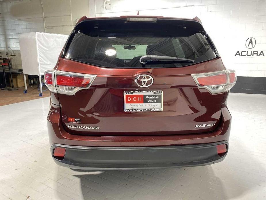 used 2015 Toyota Highlander car, priced at $11,980