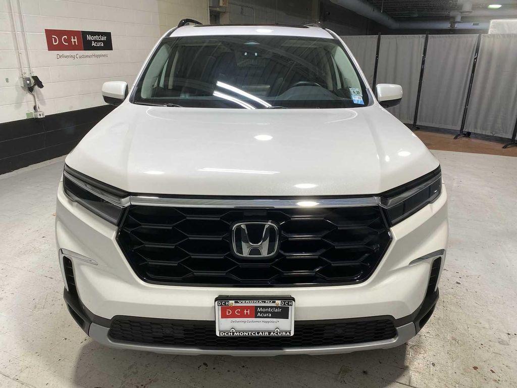 used 2023 Honda Pilot car, priced at $37,980