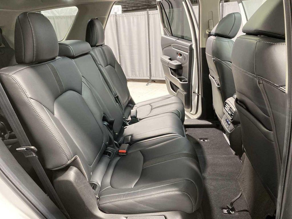 used 2023 Honda Pilot car, priced at $37,980