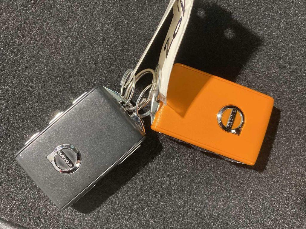 used 2023 Volvo XC60 car, priced at $32,880