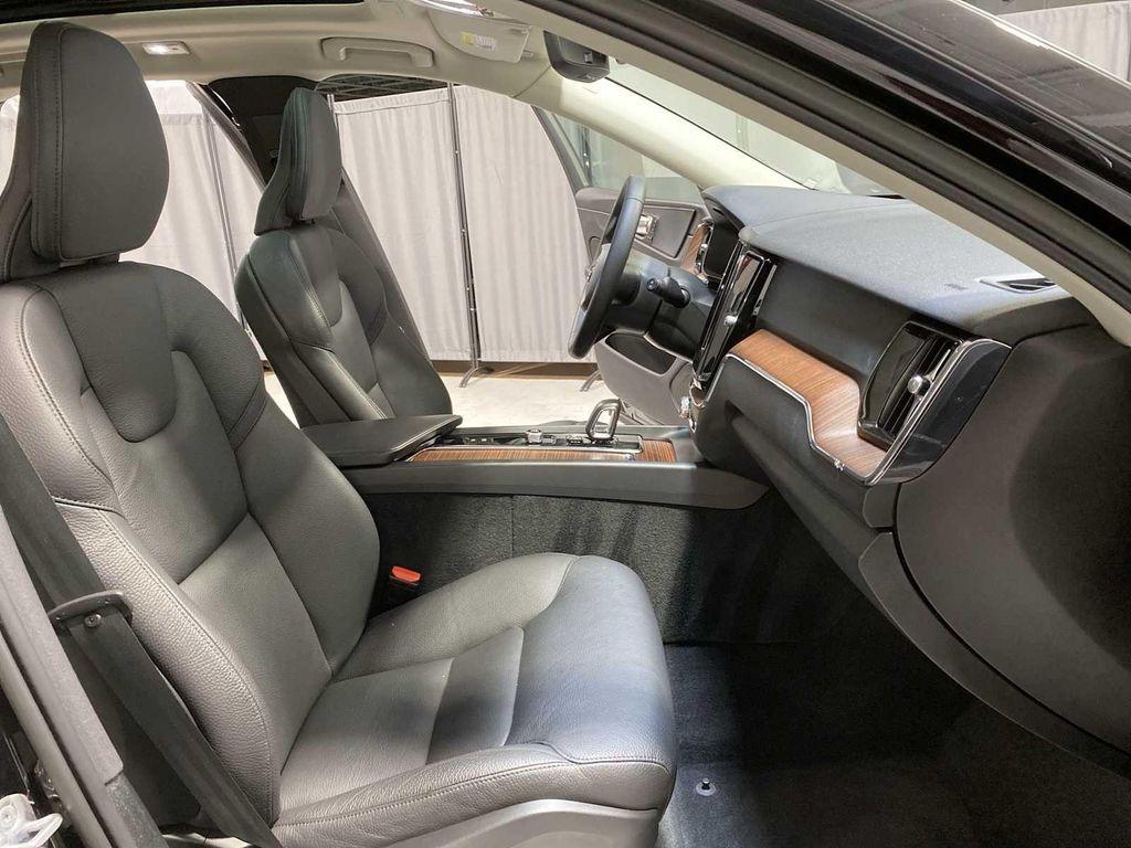 used 2023 Volvo XC60 car, priced at $32,880