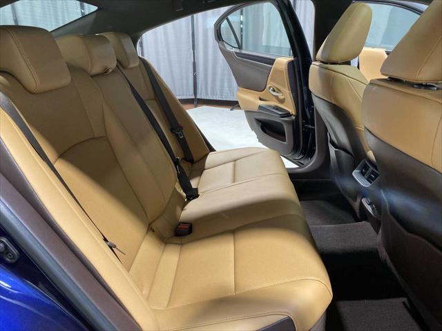 used 2021 Lexus ES 300h car, priced at $31,980