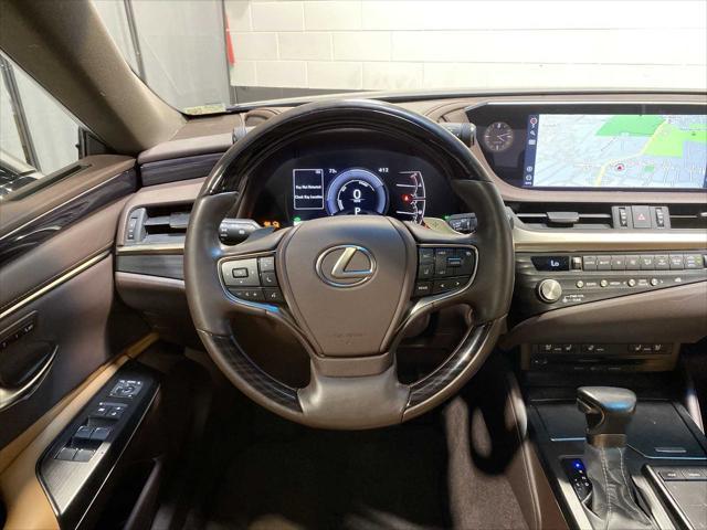 used 2021 Lexus ES 300h car, priced at $31,980