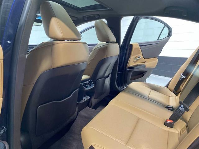 used 2021 Lexus ES 300h car, priced at $31,980