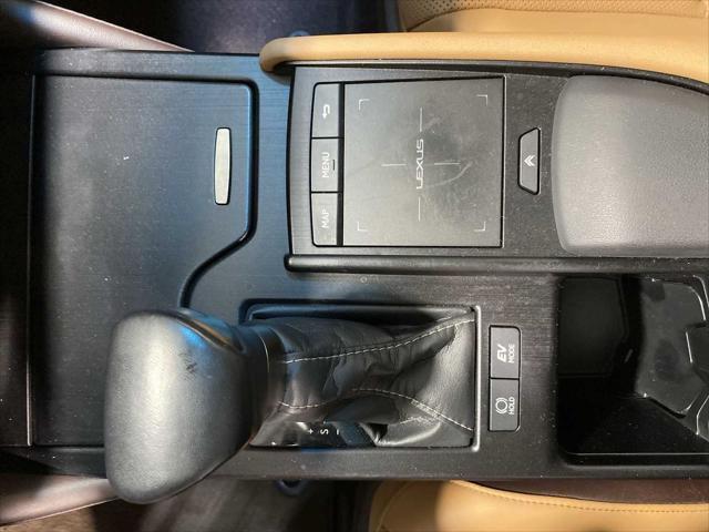 used 2021 Lexus ES 300h car, priced at $31,980