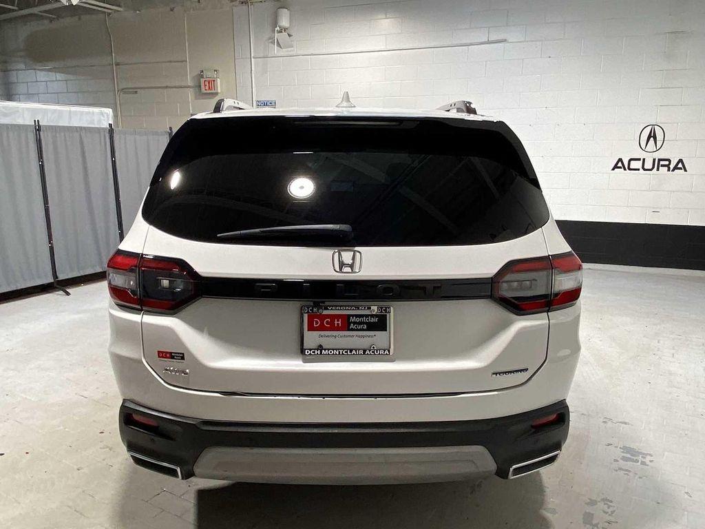 used 2025 Honda Pilot car, priced at $32,380