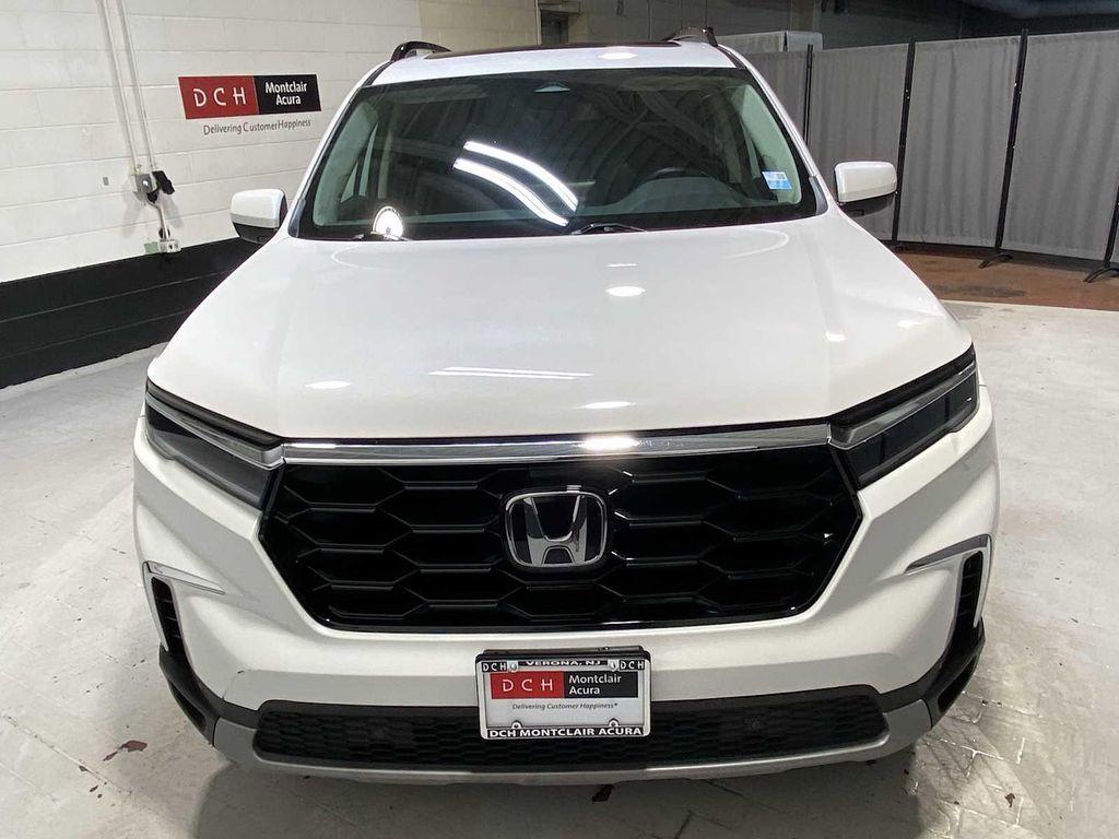 used 2025 Honda Pilot car, priced at $32,380