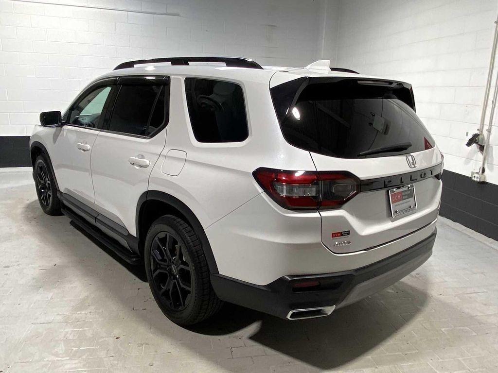 used 2025 Honda Pilot car, priced at $32,380