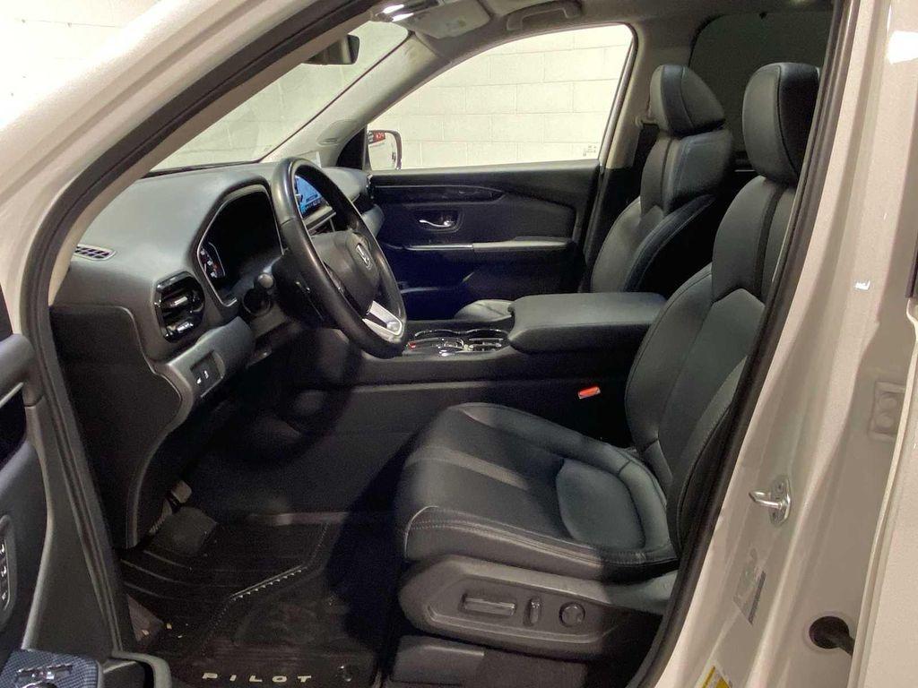 used 2025 Honda Pilot car, priced at $32,380