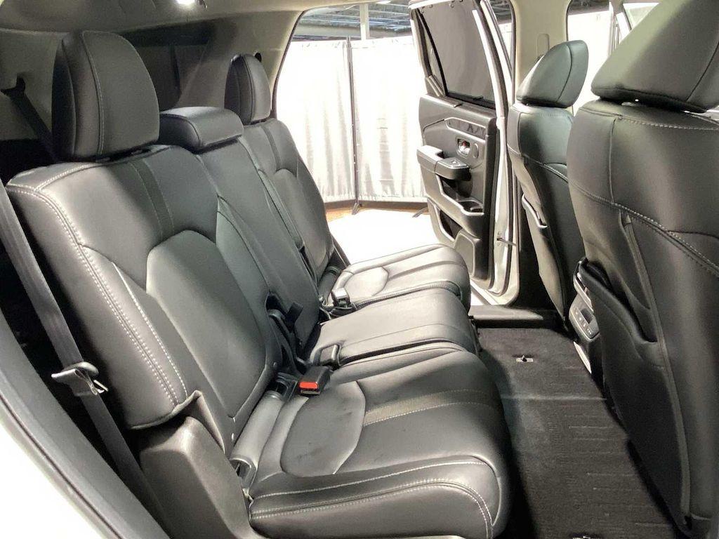 used 2025 Honda Pilot car, priced at $32,380
