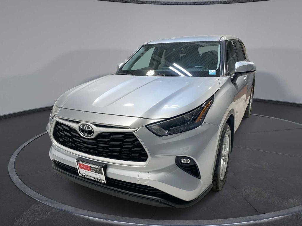 used 2022 Toyota Highlander car, priced at $29,780