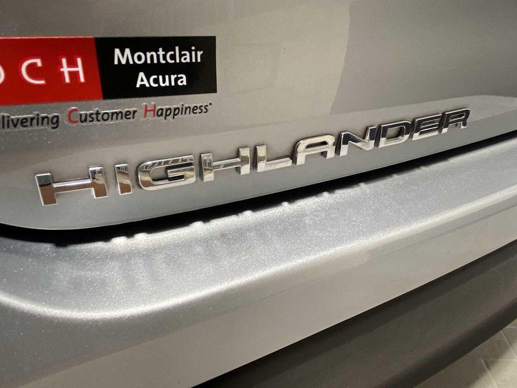 used 2022 Toyota Highlander car, priced at $29,780