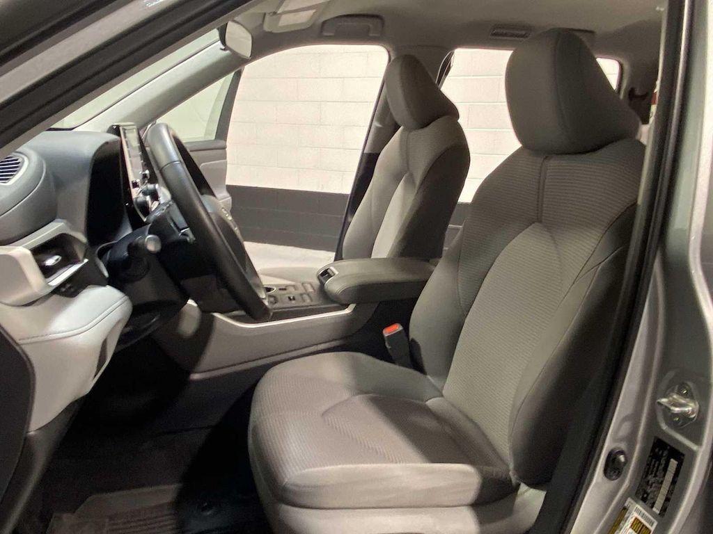 used 2022 Toyota Highlander car, priced at $29,780