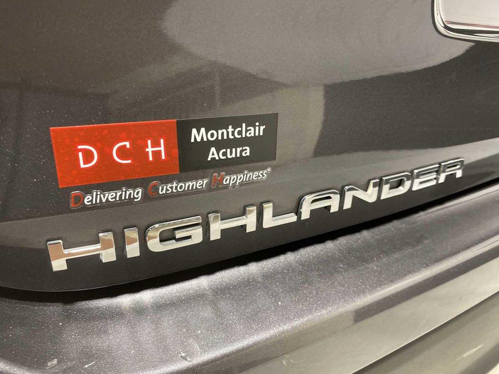 used 2021 Toyota Highlander car, priced at $28,980