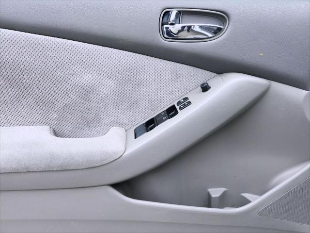 used 2009 Nissan Altima car, priced at $6,999