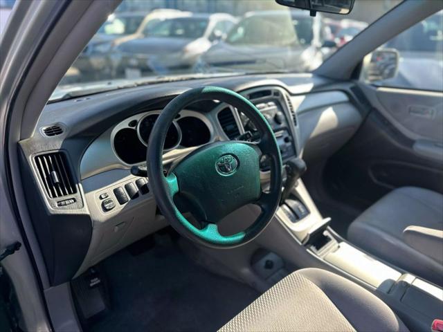 used 2005 Toyota Highlander car, priced at $5,999