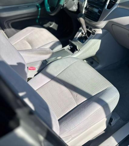 used 2005 Toyota Highlander car, priced at $5,999