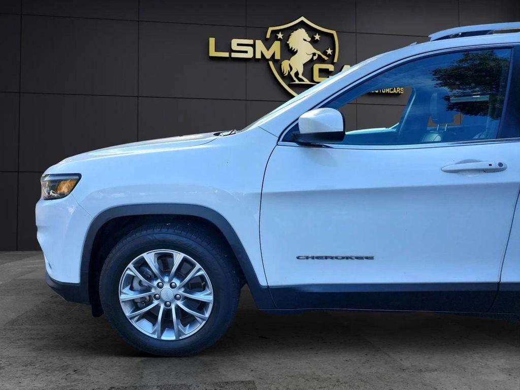 used 2019 Jeep Cherokee car, priced at $10,999
