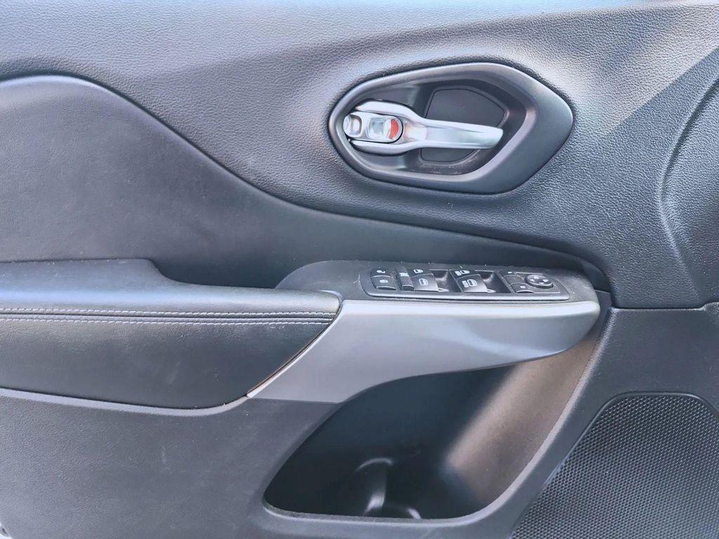 used 2019 Jeep Cherokee car, priced at $10,999