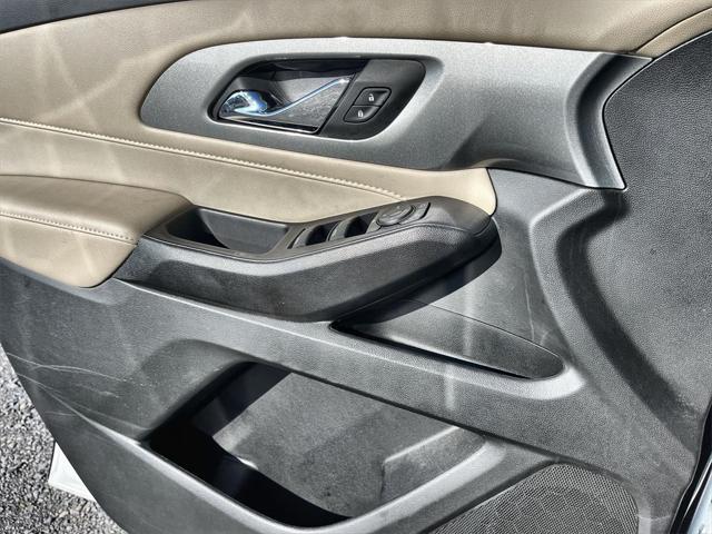 used 2022 Chevrolet Traverse car, priced at $29,998