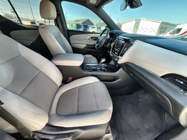 used 2022 Chevrolet Traverse car, priced at $29,998