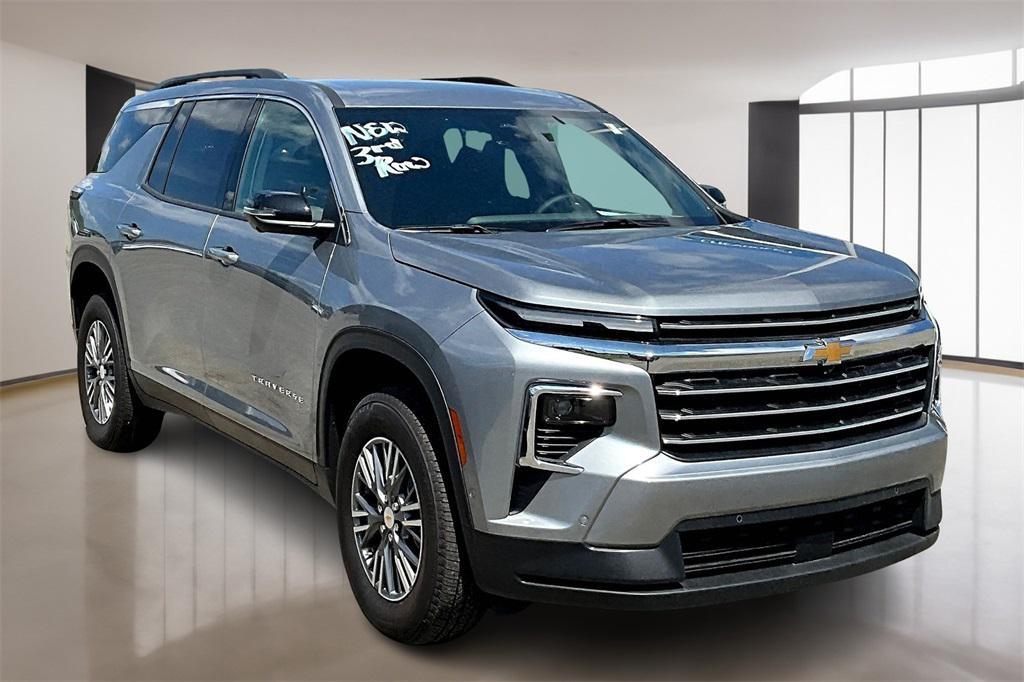 new 2025 Chevrolet Traverse car, priced at $47,780