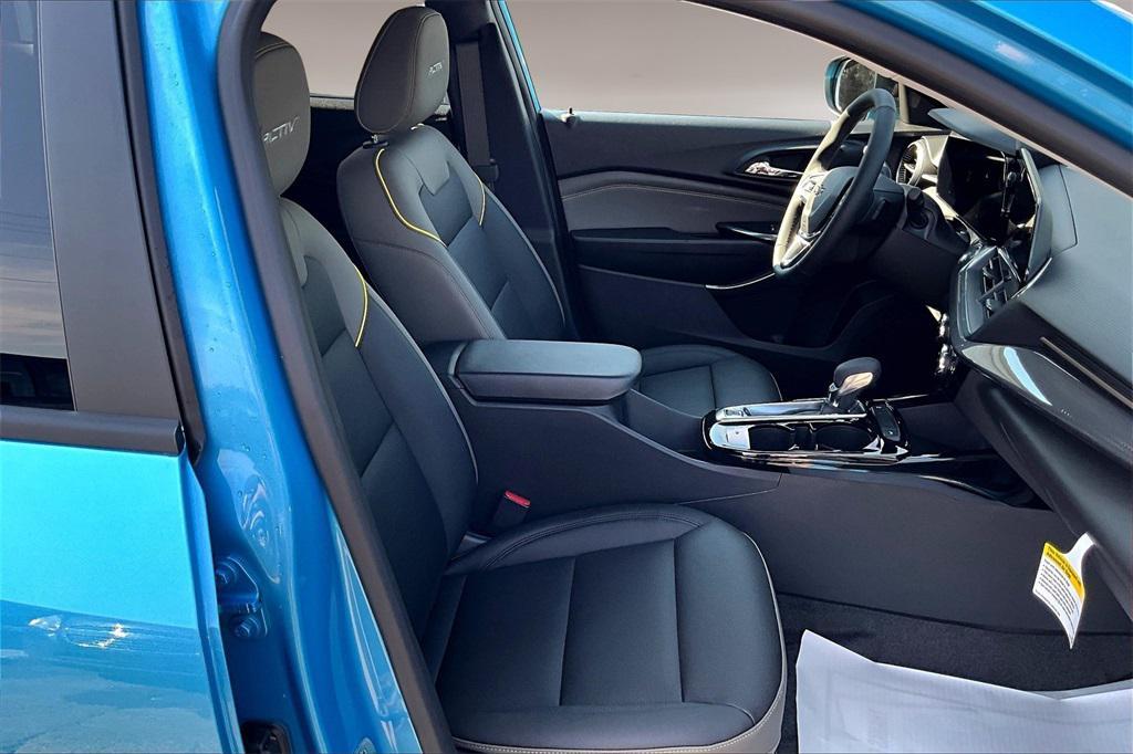 new 2025 Chevrolet Trax car, priced at $28,059