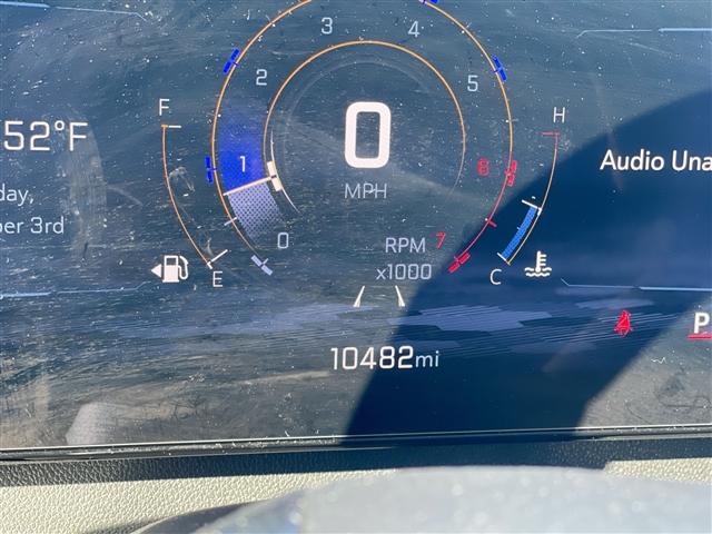 used 2025 Chevrolet Traverse car, priced at $39,699