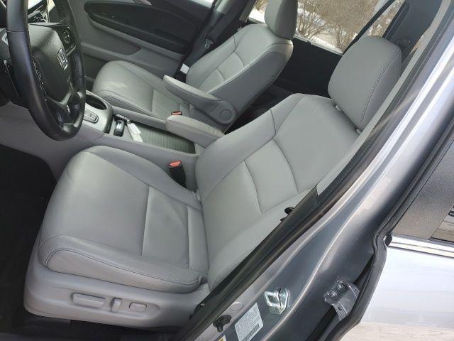 used 2022 Honda Pilot car, priced at $35,995