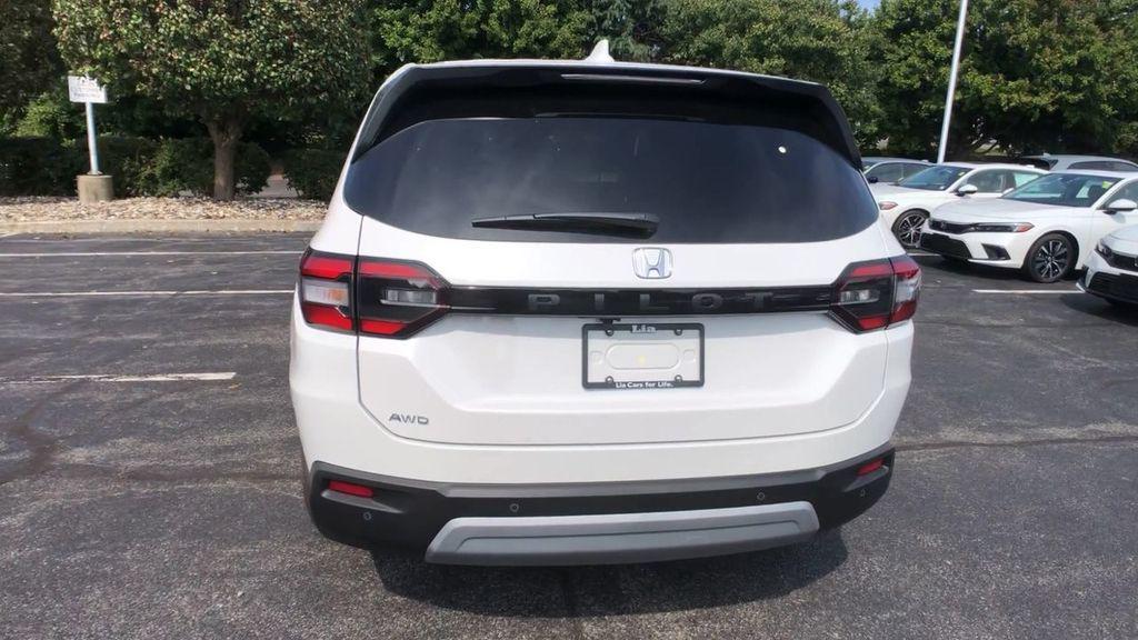 new 2025 Honda Pilot car, priced at $48,235