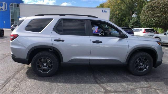 new 2025 Honda Pilot car, priced at $50,975