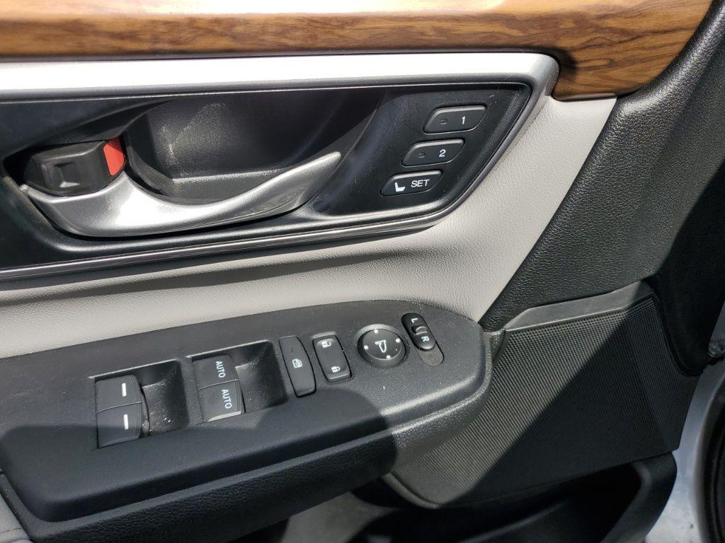 used 2022 Honda CR-V car, priced at $27,995