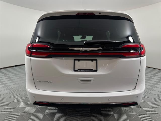 used 2025 Chrysler Pacifica car, priced at $34,990
