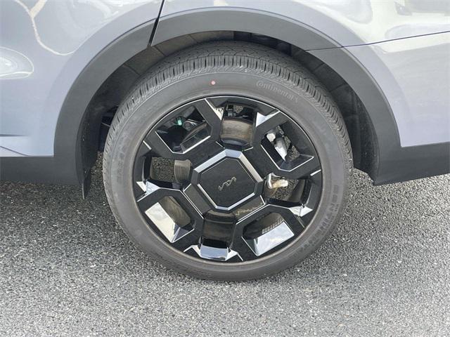 used 2025 Kia Sorento car, priced at $39,891