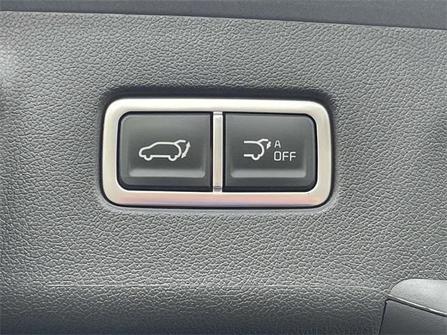 used 2025 Kia Sorento car, priced at $39,891