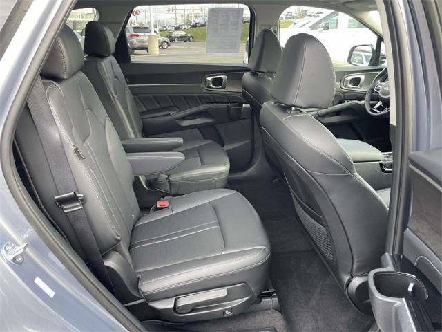 used 2025 Kia Sorento car, priced at $39,891