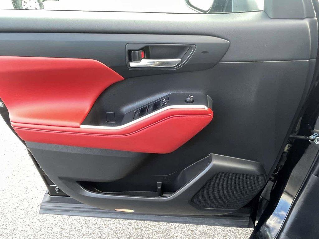 used 2022 Toyota Highlander car, priced at $35,937