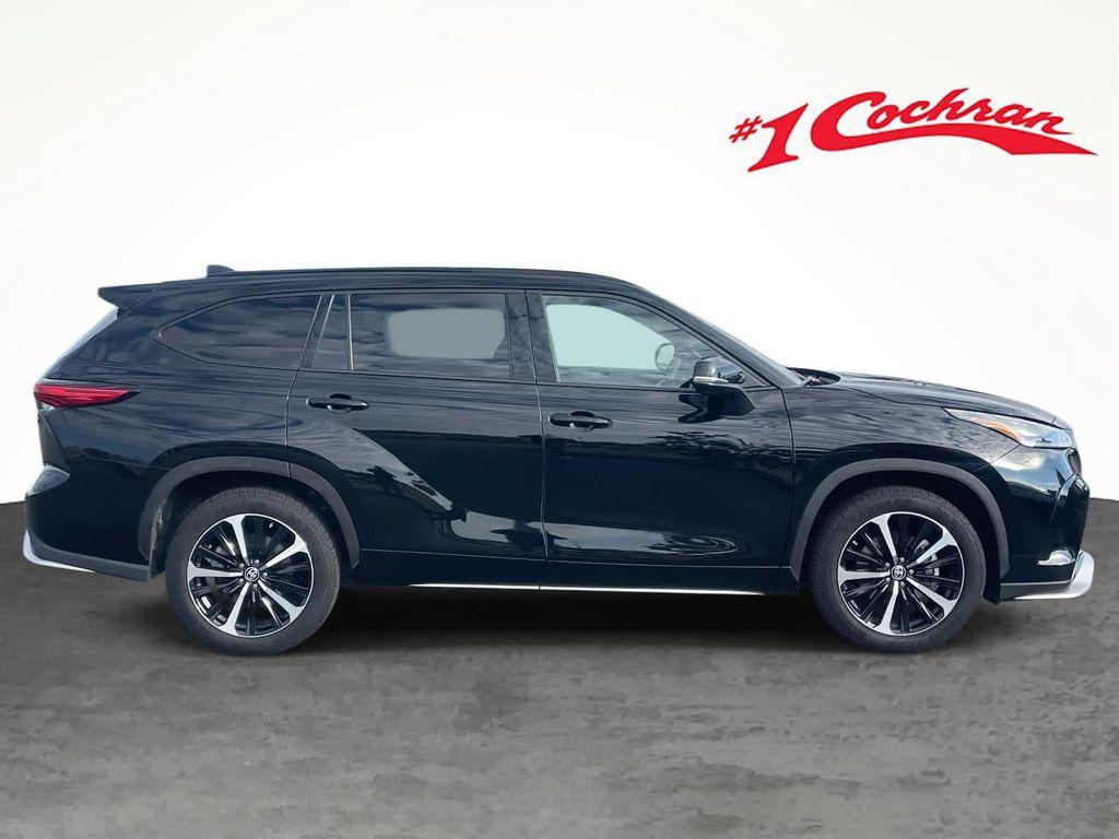 used 2022 Toyota Highlander car, priced at $35,937