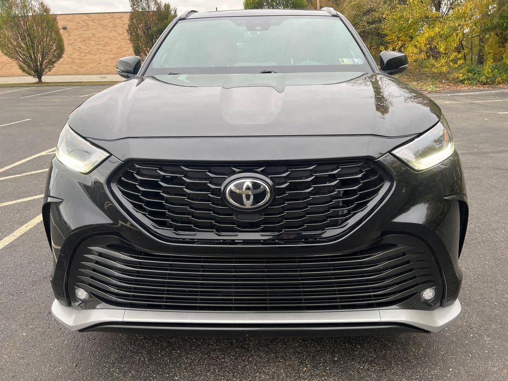 used 2022 Toyota Highlander car, priced at $35,937