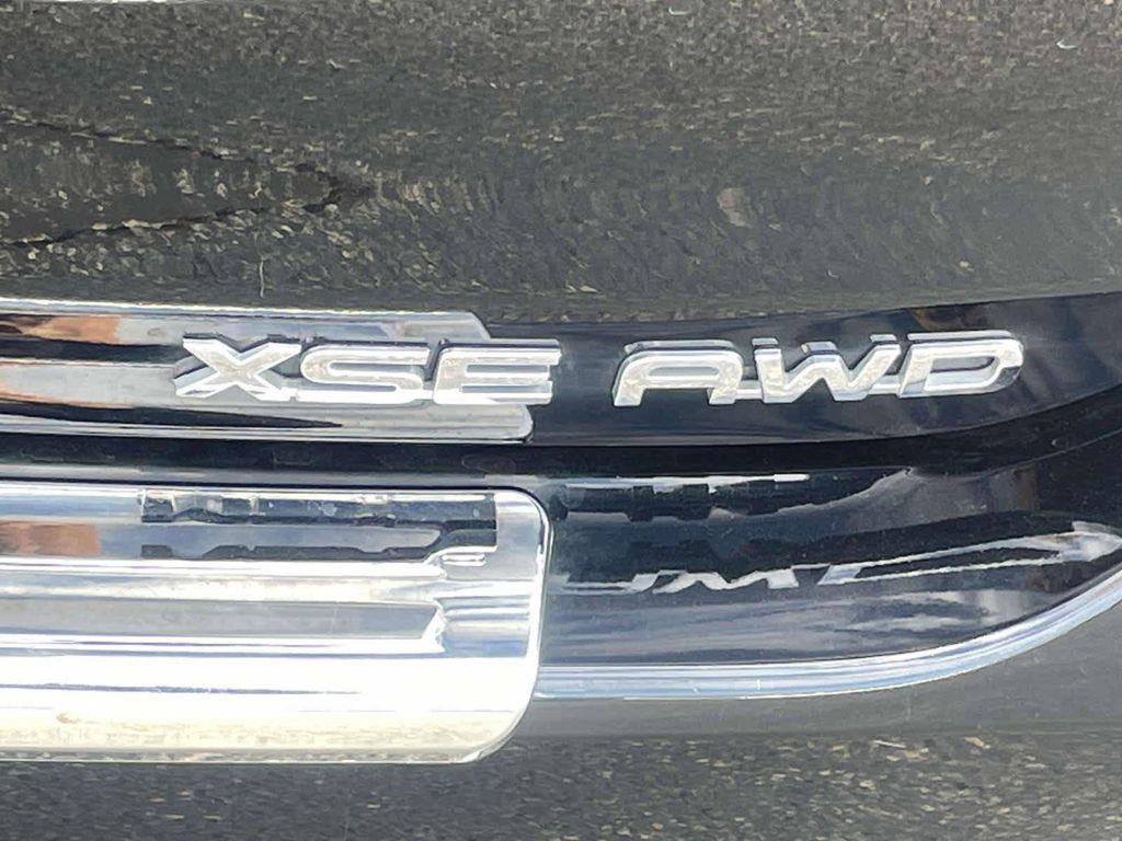 used 2022 Toyota Highlander car, priced at $35,937