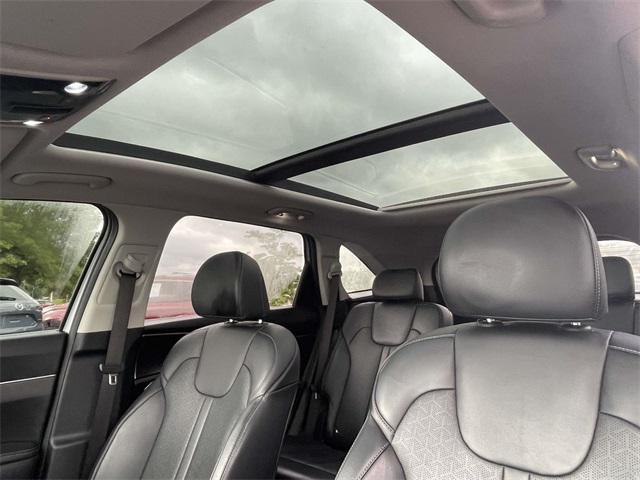 used 2022 Kia Sorento Hybrid car, priced at $26,500