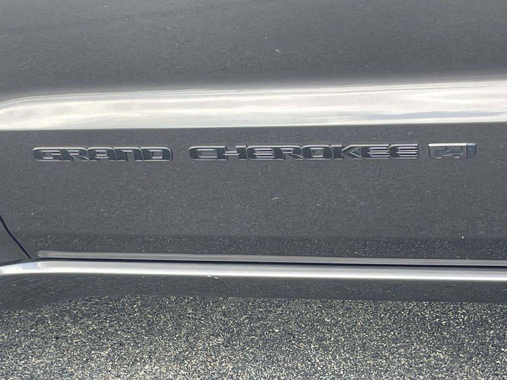 used 2021 Jeep Grand Cherokee car, priced at $27,160