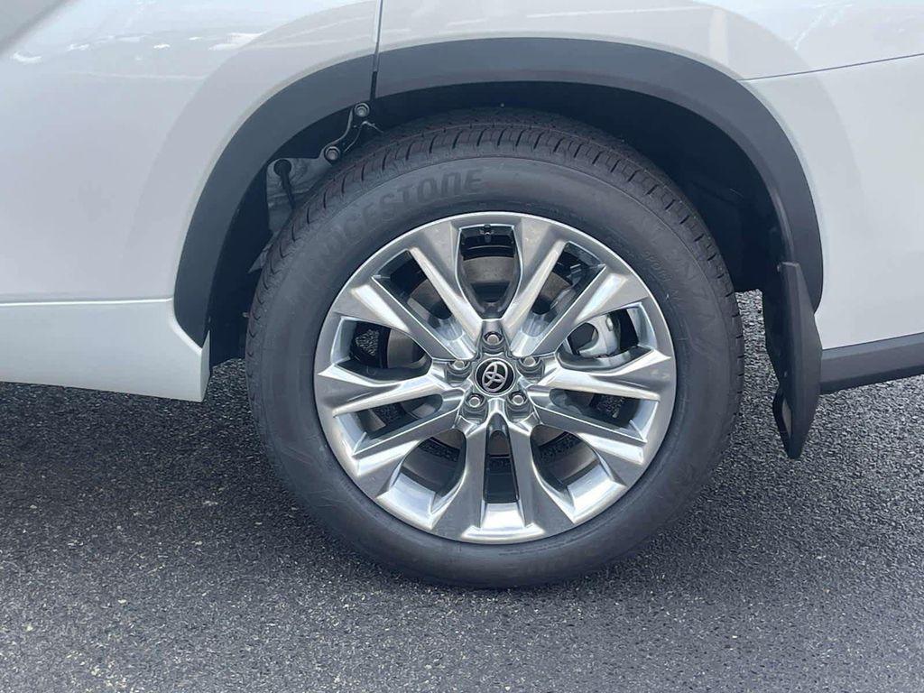 new 2026 Toyota Highlander car, priced at $51,168