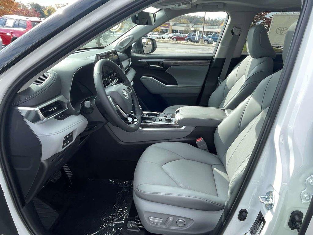 new 2026 Toyota Highlander car, priced at $51,168