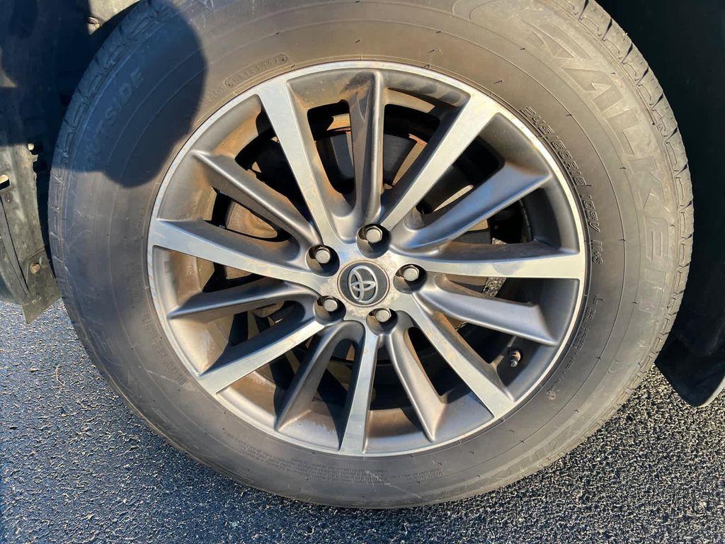 used 2018 Toyota Highlander car, priced at $22,428