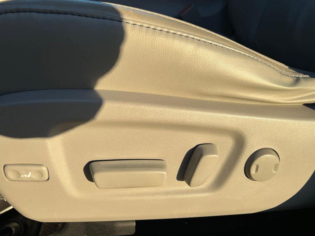 used 2018 Toyota Highlander car, priced at $22,428