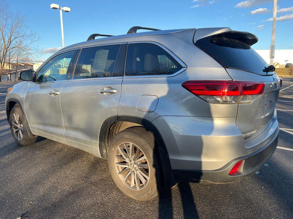 used 2018 Toyota Highlander car, priced at $22,428