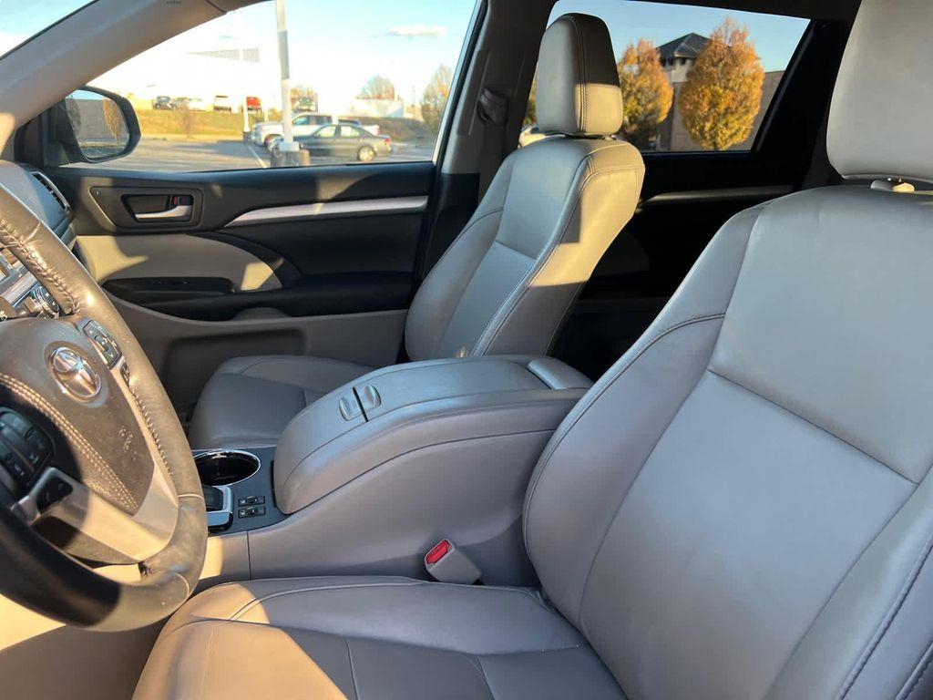 used 2018 Toyota Highlander car, priced at $22,428