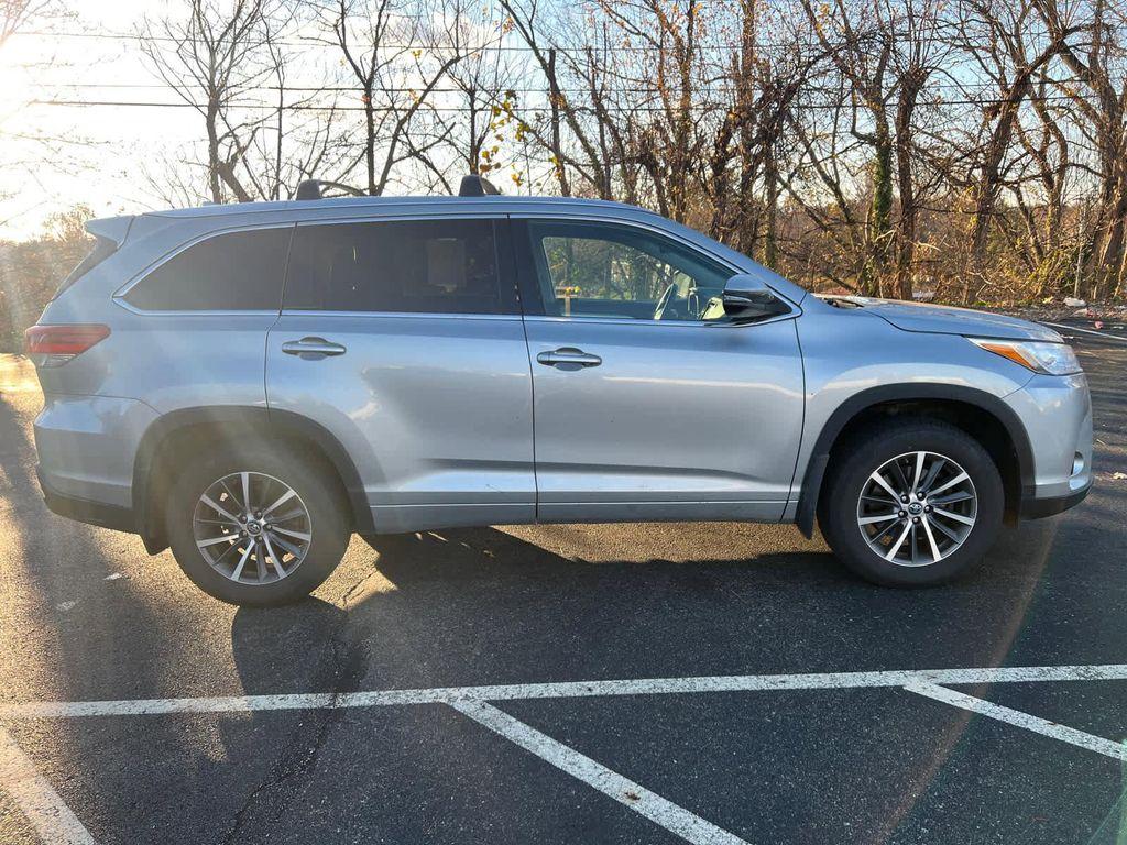 used 2018 Toyota Highlander car, priced at $22,428