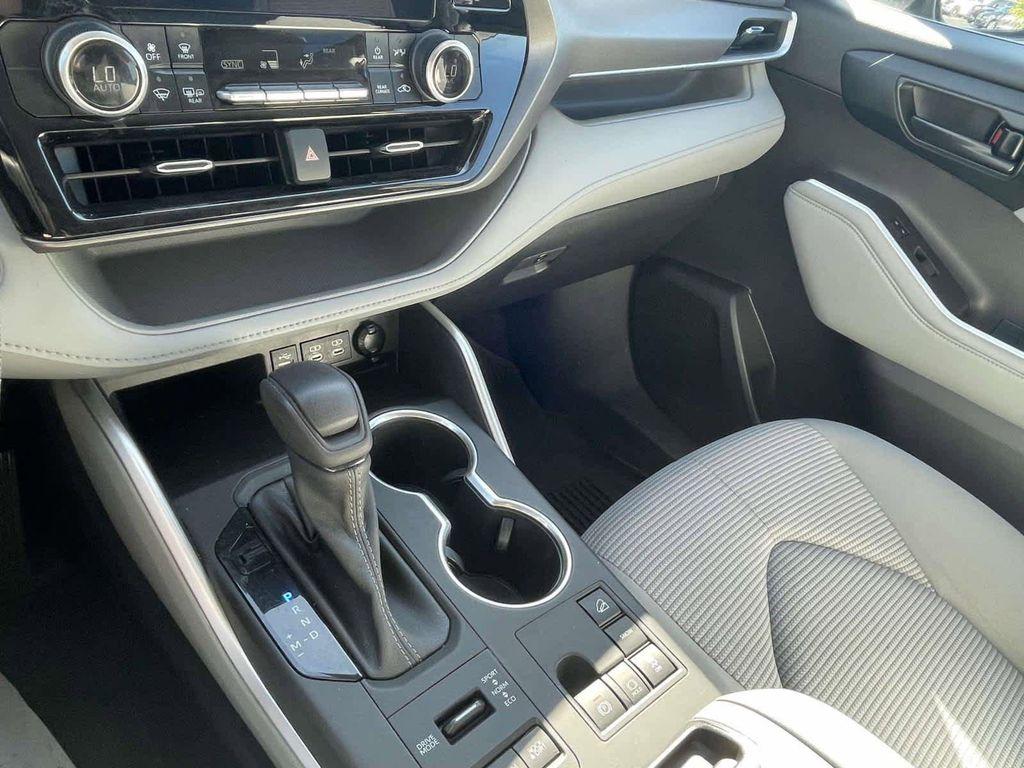 used 2023 Toyota Highlander car, priced at $33,467